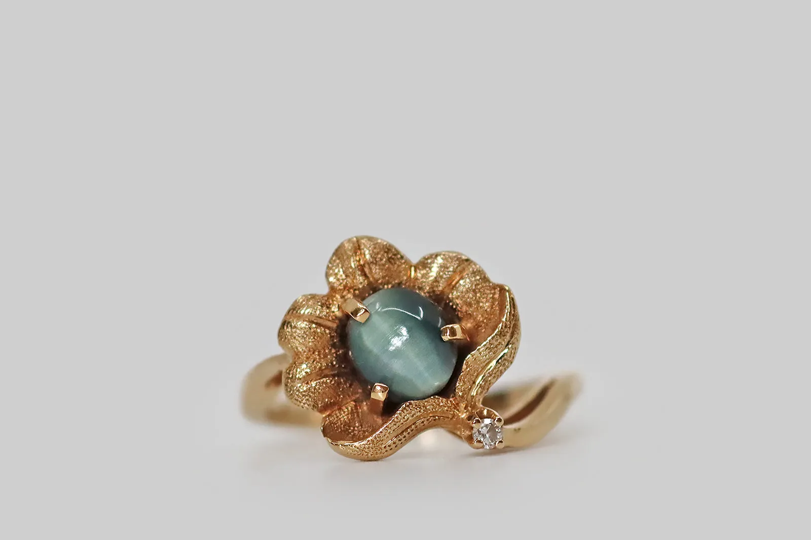 1970s Cat's Eye Tourmaline Flower Ring