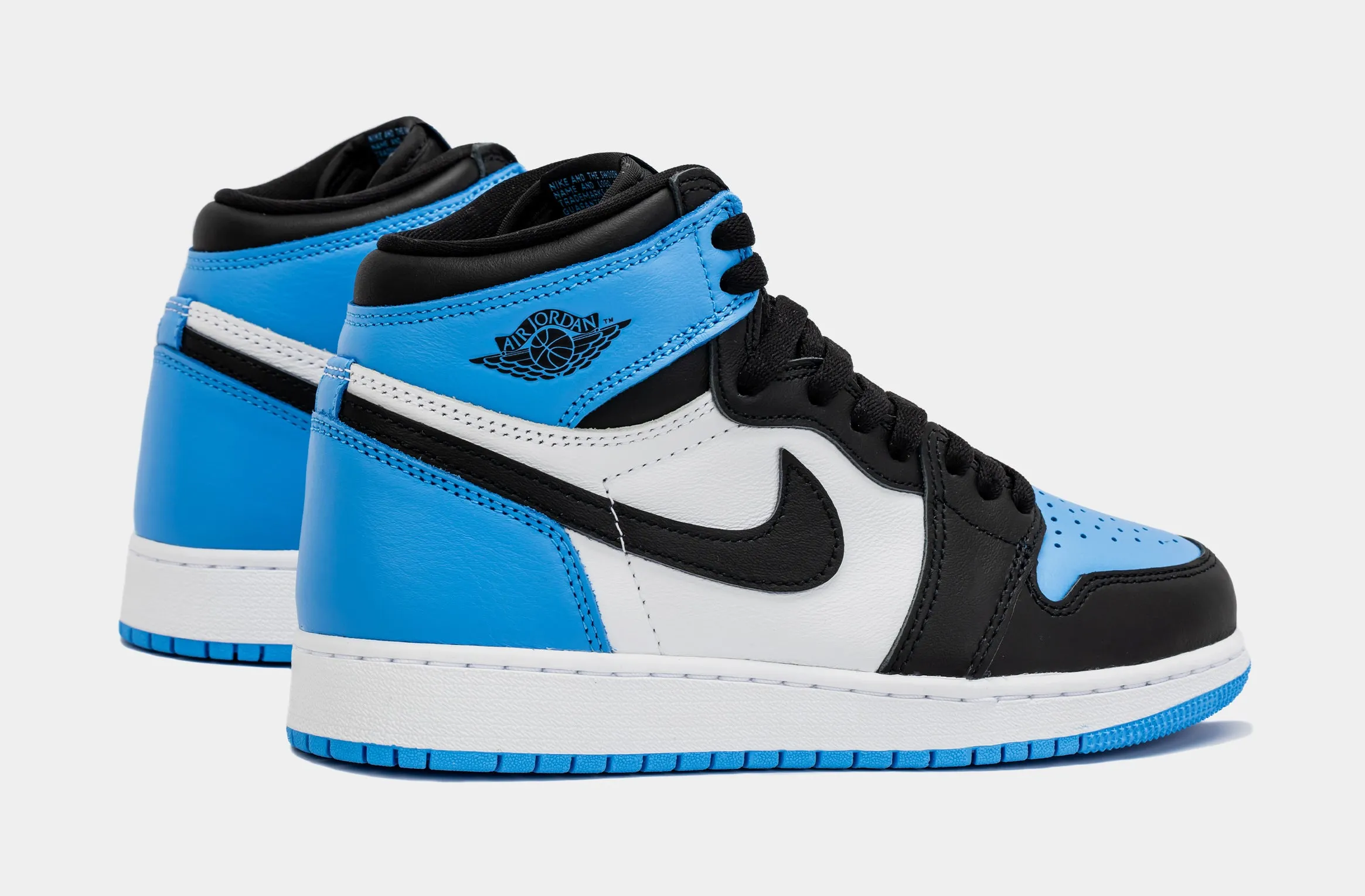 Air Jordan 1 Retro High OG University Blue Grade School Lifestyle Shoes (Black/Blue)