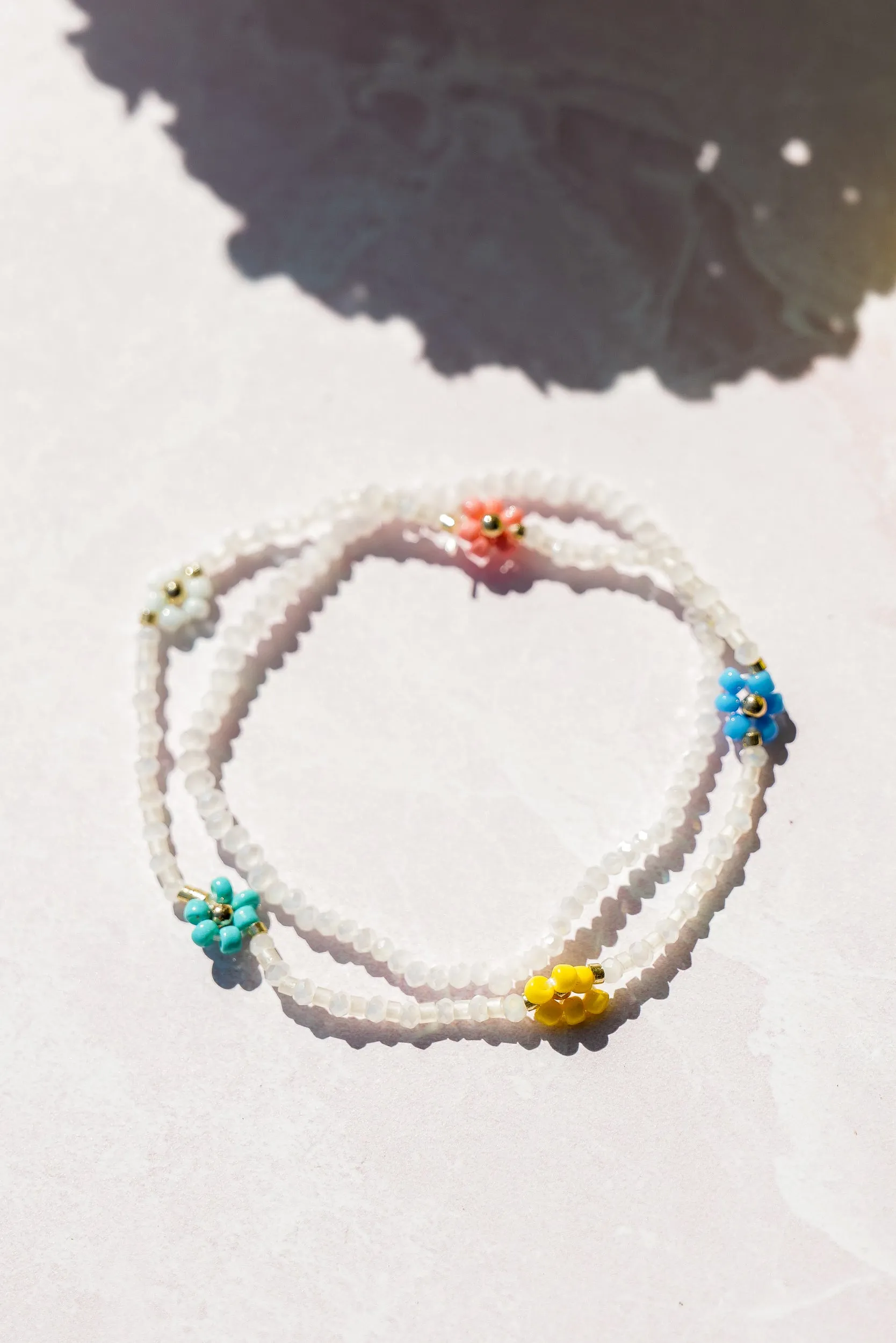 Beaded Flower Bracelet Set in White