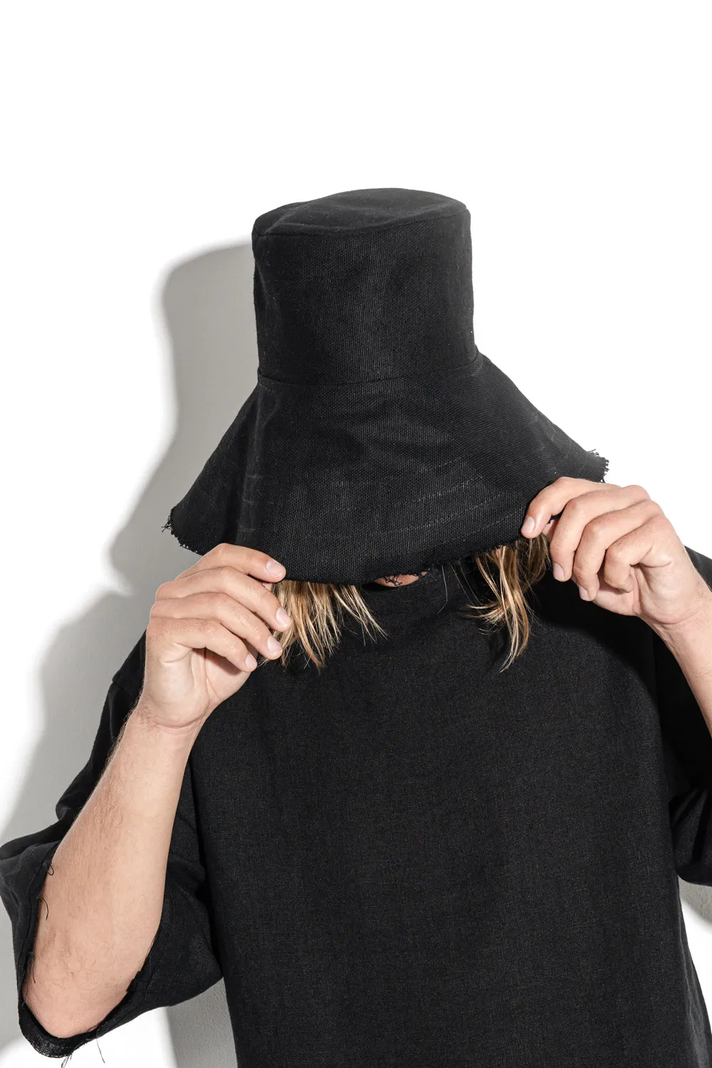 Foldable black linen hat