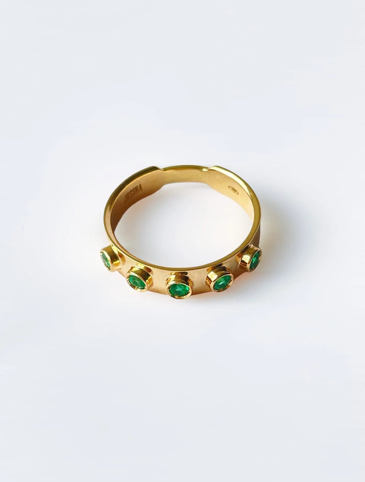 Jabbar - Ring with radiant emeralds