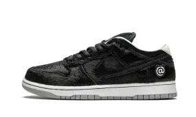 Nike SB Dunk Low BE@RBRICK Medicom Toy